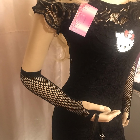 Gorgeous vintage hello kitty lace pin up doll dress and earrings 🍒 - Picture 15 of 16